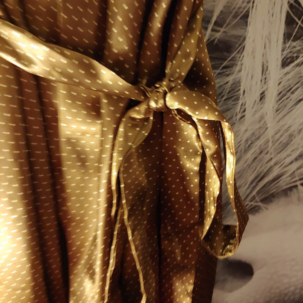 Satiny robe - Picture 3 of 5